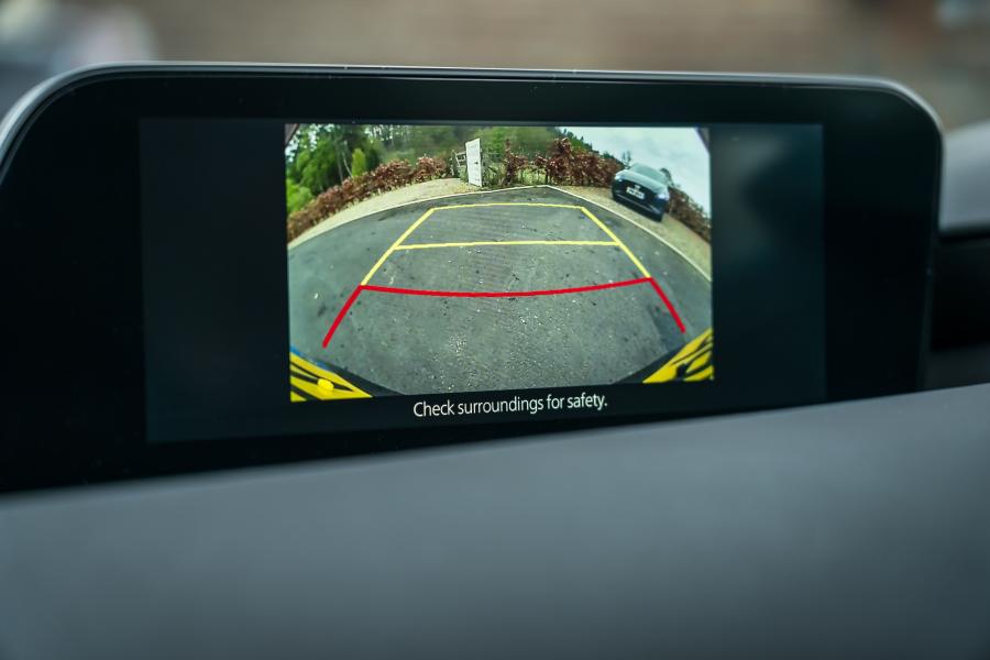 Детали интерьера Mazda3 Skyactiv-G Sport Lux Hatchback 2019 года  (UK) (фото 79 из 91)